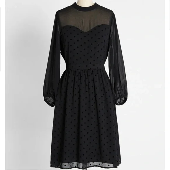 Modcloth "On The Eve Of Elegance Dress" - Picture 2 of 16